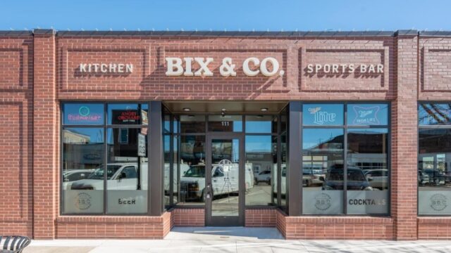 Bix & Co. Kitchen & Sports Bar In Valley Junction